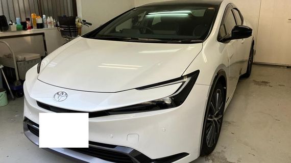 2026年9月_大阪府_トヨタ_プリウス_2023年式_1300km_303万円の買取実績