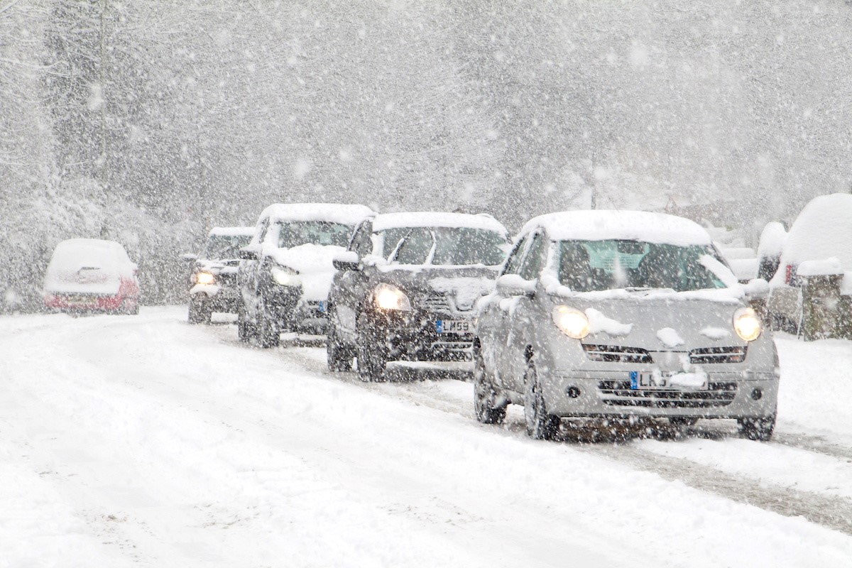 雪道で車を運転するのに注意すべきポイント 株式会社はなまる