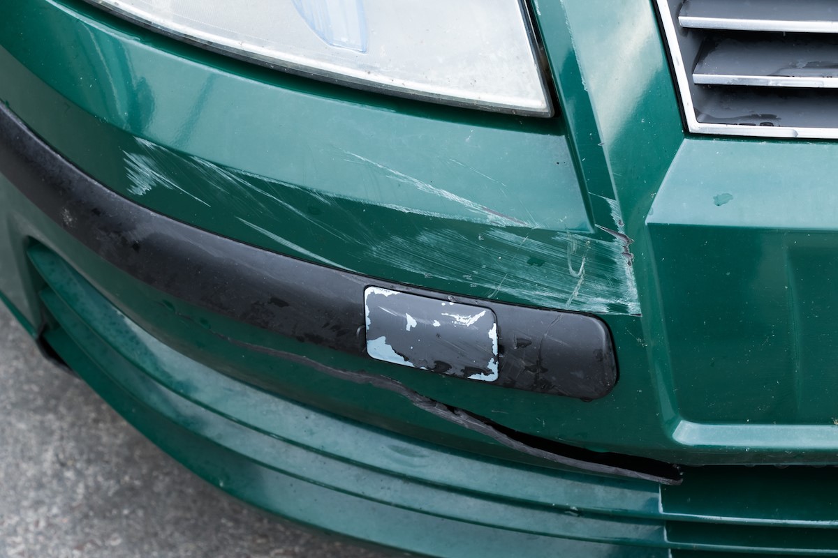 バンパーが割れてしまった場合 修理にはどれくらいかかる 事故車の買取なら株式会社はなまる