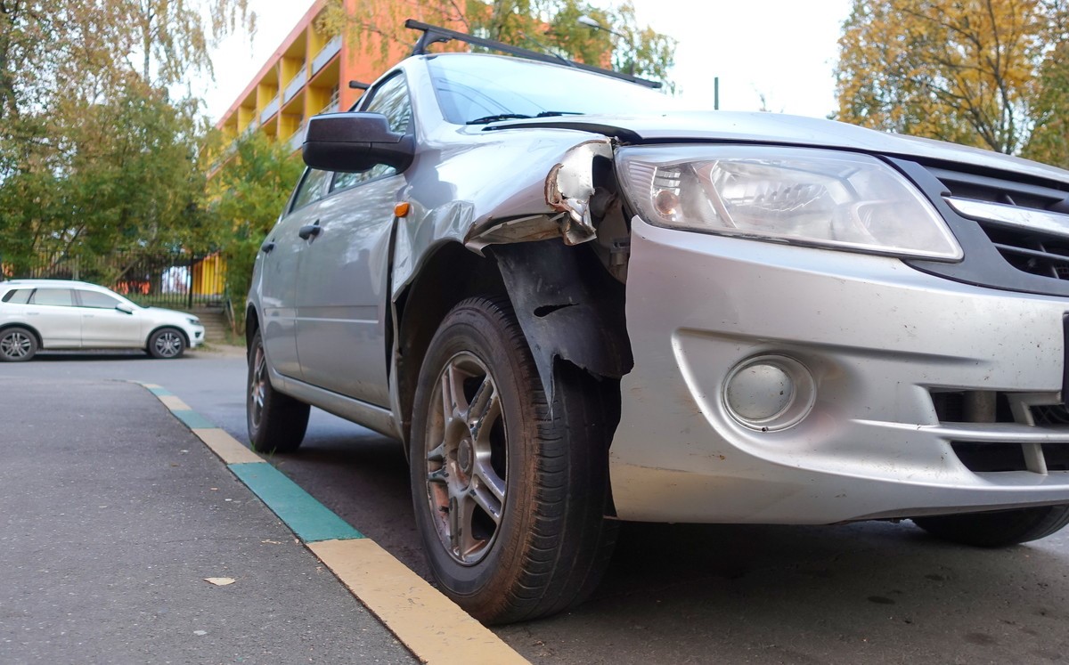 自動車業界における事故車と修復歴車の定義を知っておこう 株式会社はなまる