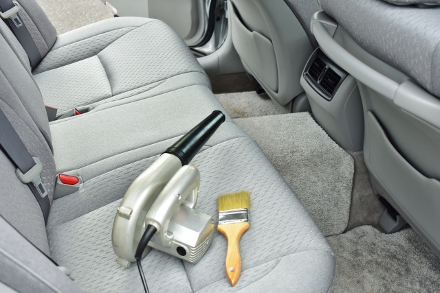 車内を清潔に保つ車内クリーニングの方法 業者へ依頼する場合の費用は メリット デメリットは 株式会社はなまる