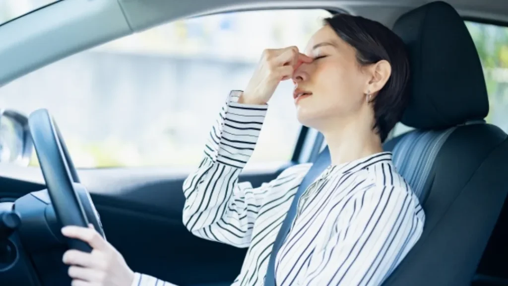 38 | 廃車買取のソコカラ 居眠り運転の主な原因は過労や睡眠不足
