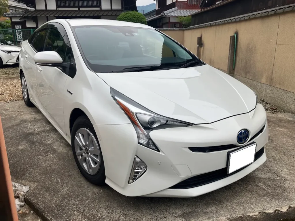 プリウス Sセーフティプラス | 車買取のソコカラ プリウス 2018年Sセーフティプラス