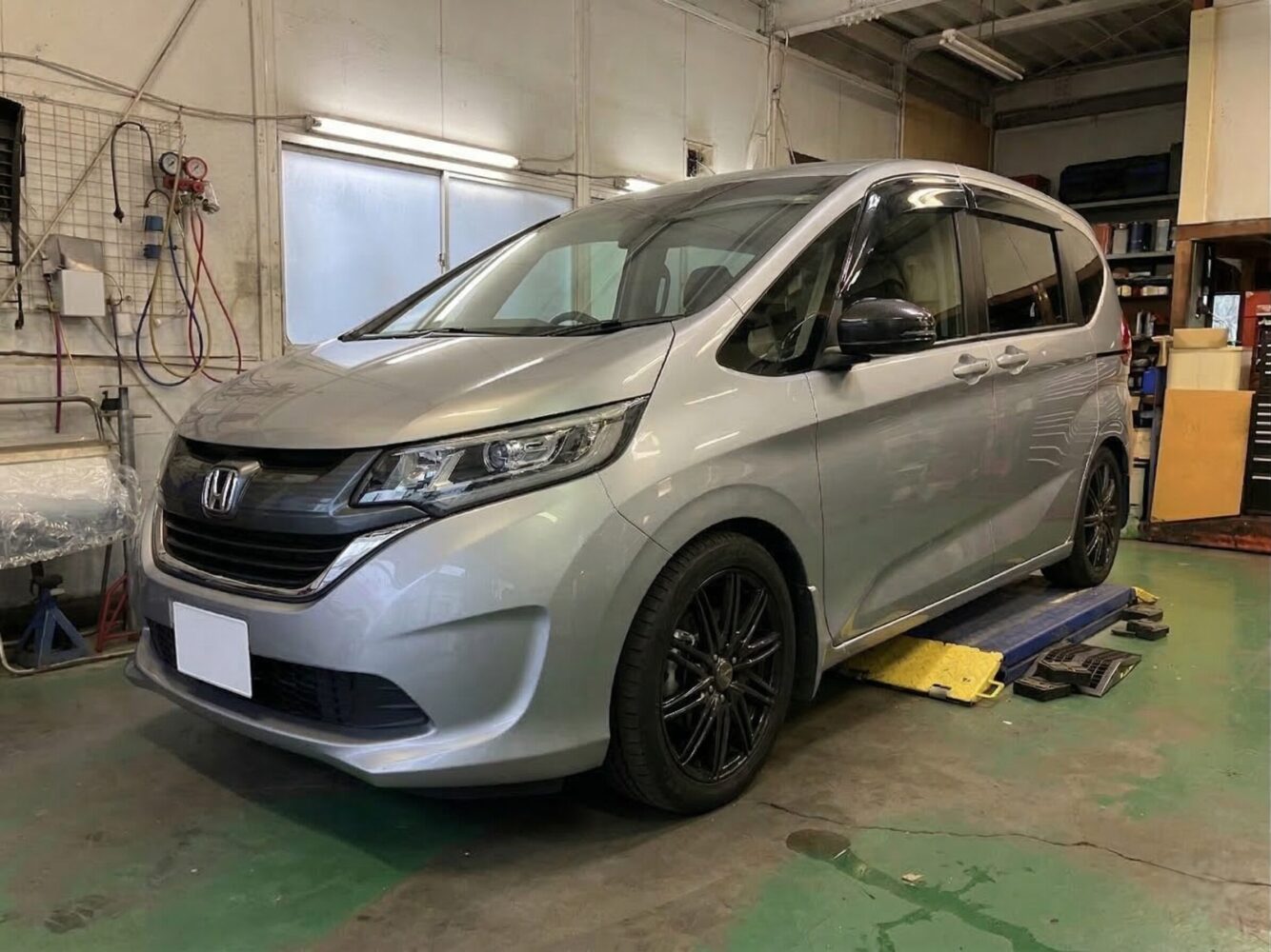 ホンダフリード+(平成29年/2017年)93,533km神奈川県横浜市泉区の買取実績46072|車買取はソコカラ