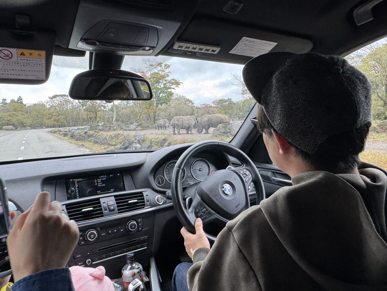 01_BMW_X3 | 車買取のソコカラ ソコカラで買い取らせていただいたX3とお客様のお写真