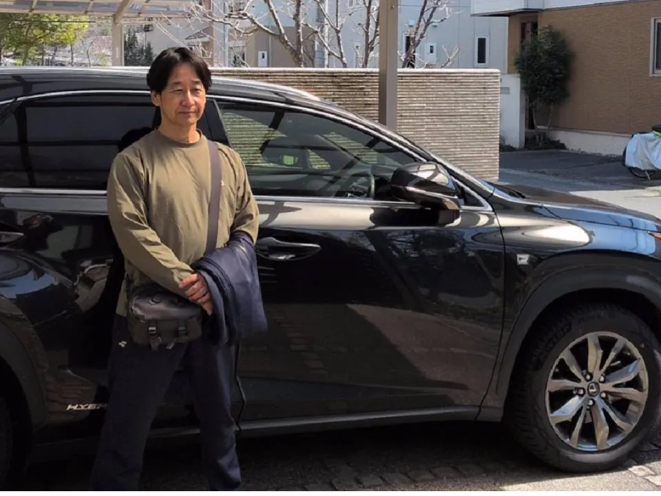 ソコカラが買い取らせていただいたレネゲートとオーナー様のお写真