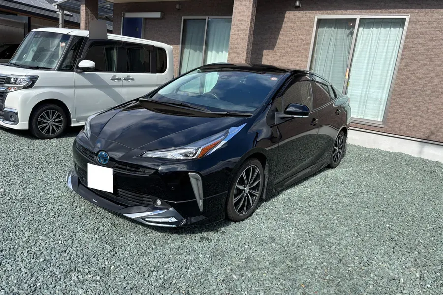 トヨタ_プリウス_2021_165000