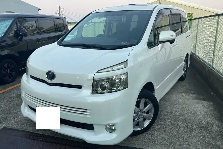 トヨタ_ヴォクシー_20260910_415190