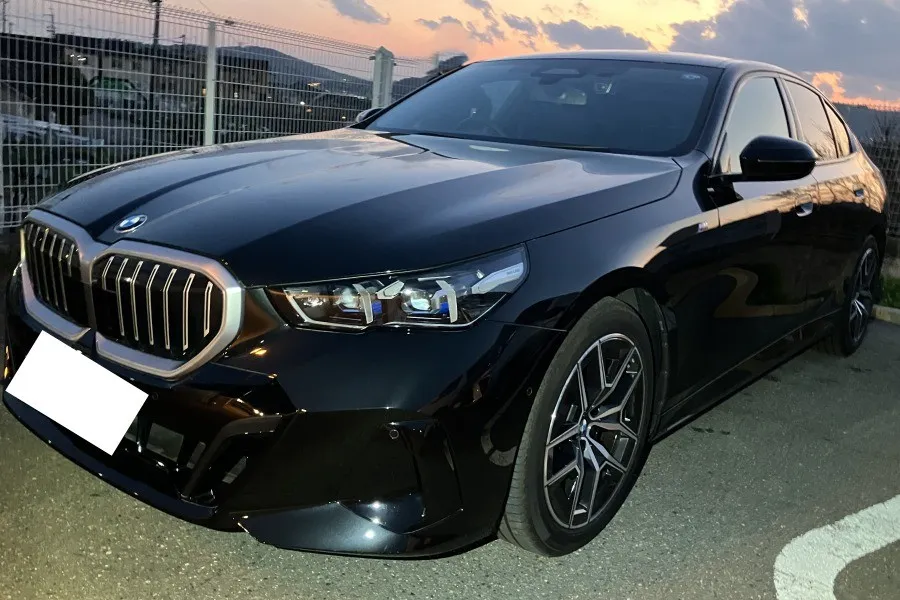 BMW_5シリーズ_20260910_429325