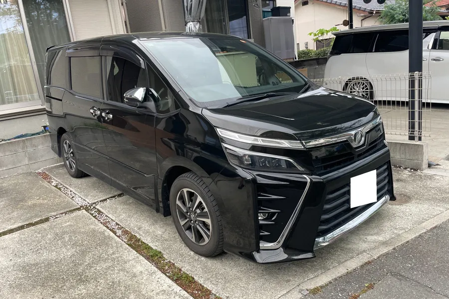 トヨタ_ヴォクシー_20260917_440618