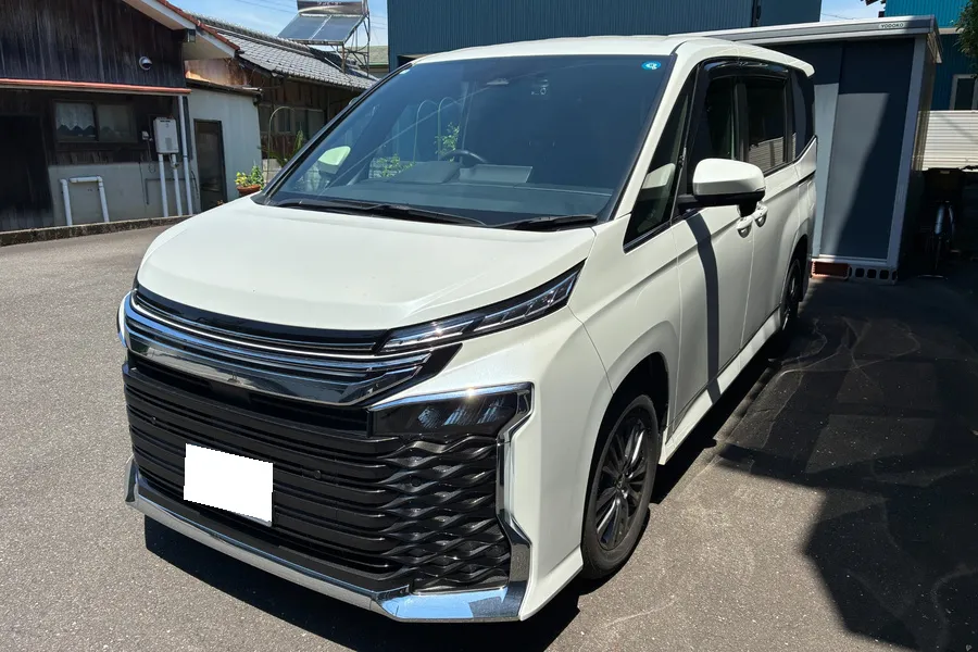 トヨタ_ヴォクシー ハイブリッド_20260917_444449