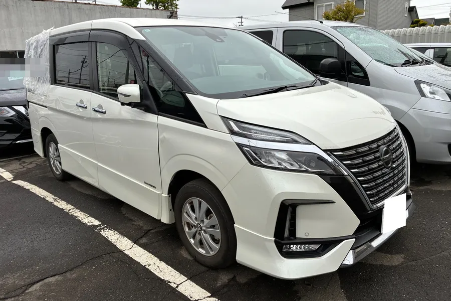 日産_セレナ_20260917_459677