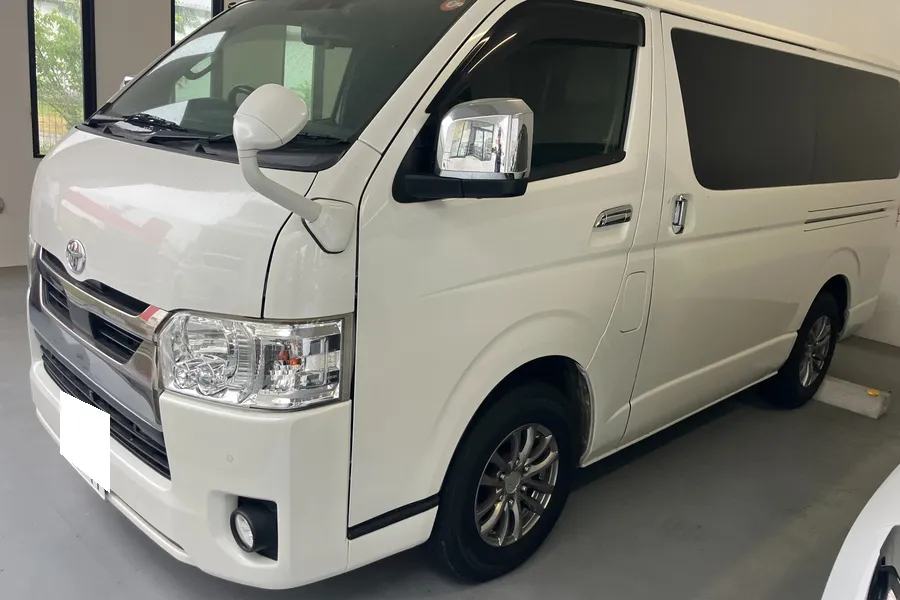 トヨタ_ハイエースバン_20260917_461812