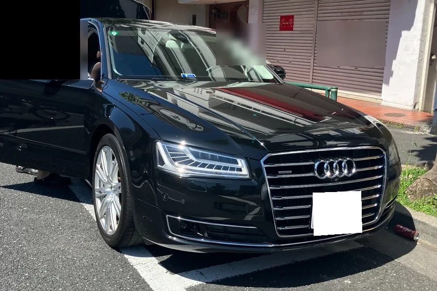 アウディ_A8_20261007_414268