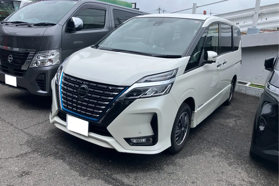 日産_セレナ_20261007_477751