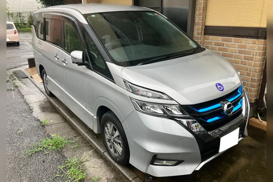 日産_セレナ_20261007_482858