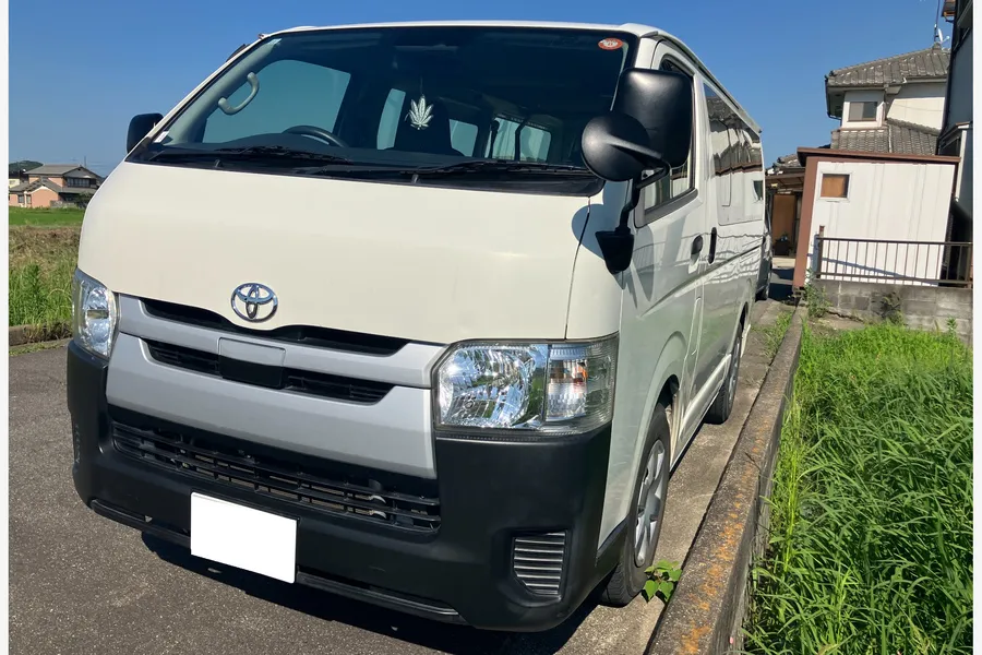 トヨタ_ハイエースバン_20261007_490096