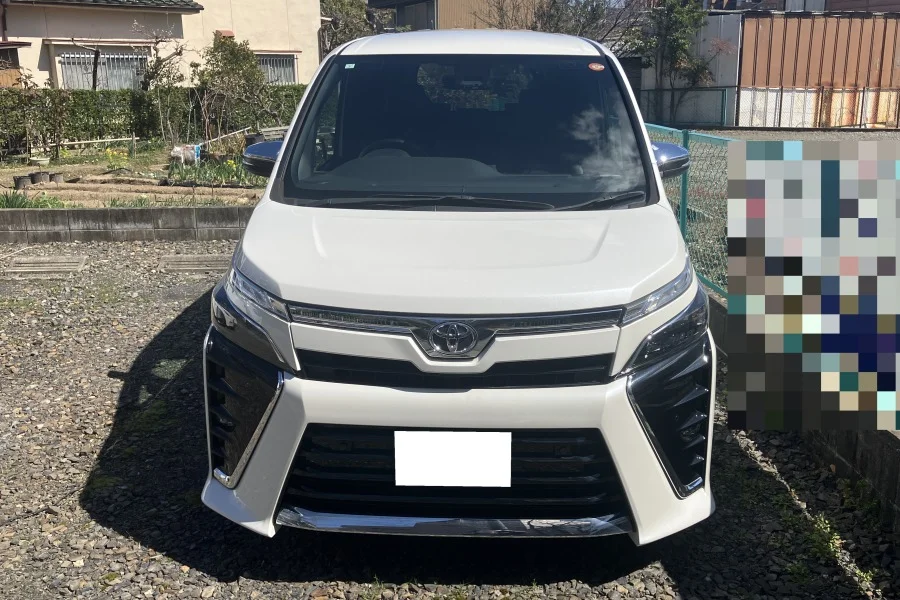 ヴォクシー 2021年式煌III285万円の買取事例 | 車買取のソコカラ ヴォクシー 2021年式・煌III(285万円)の買取事例